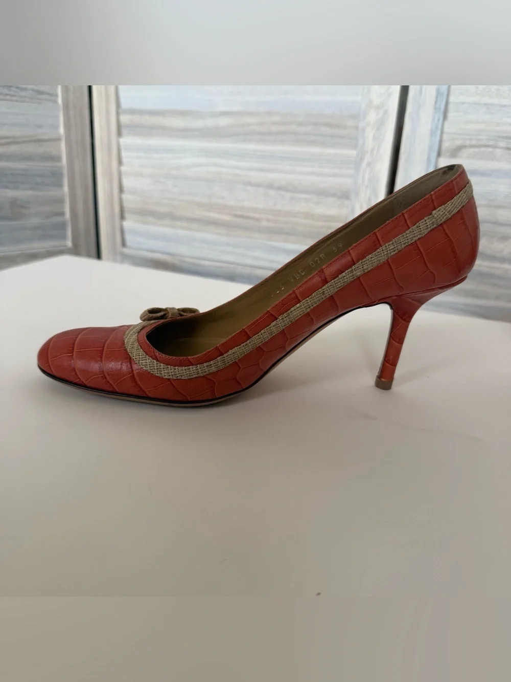 RARE Valentino Garavani Croc-Embossed Orange Leather Pumps with Gold Trim